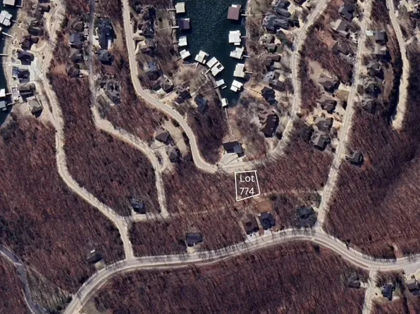 774 Eagle Dr, Lake Ozark, MO 65049