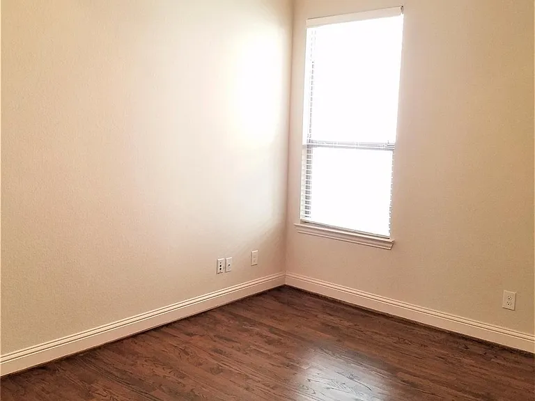 8714 Isaac St — Photo 40