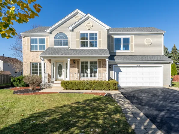 975 Aster Ct, Lake In The Hills, IL 60156