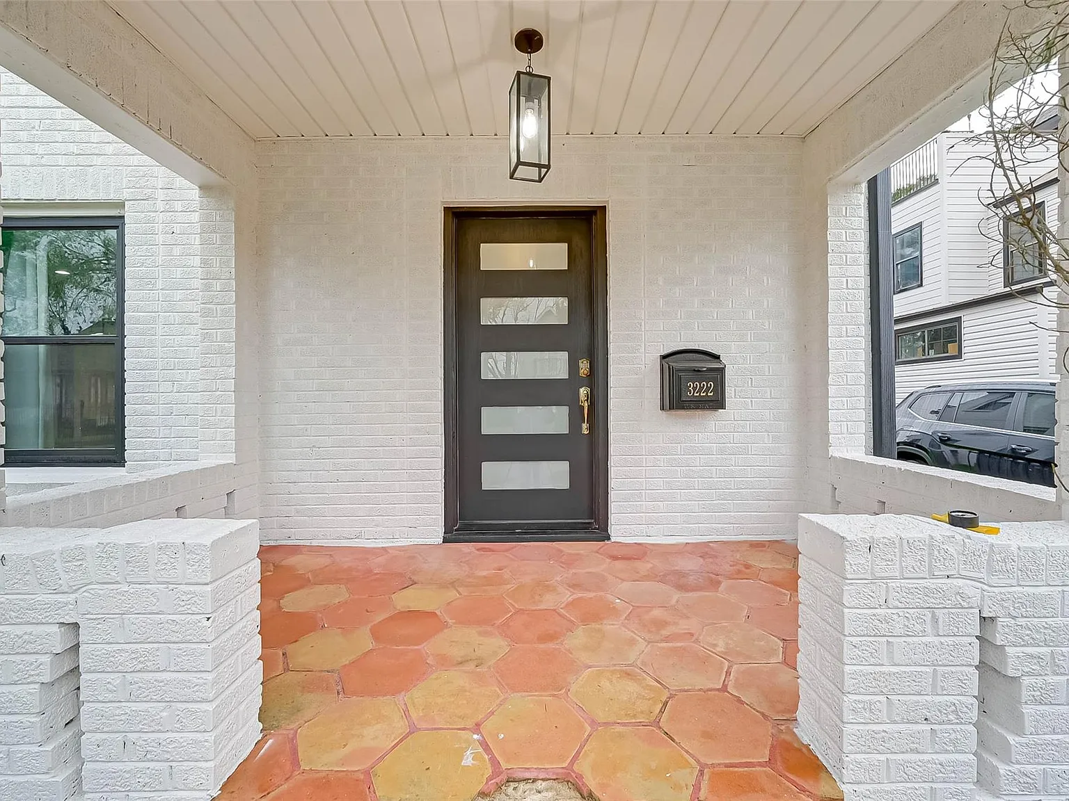 3 bed, 1.5 bath, 2056 sqft, $2,950 — Photo 4