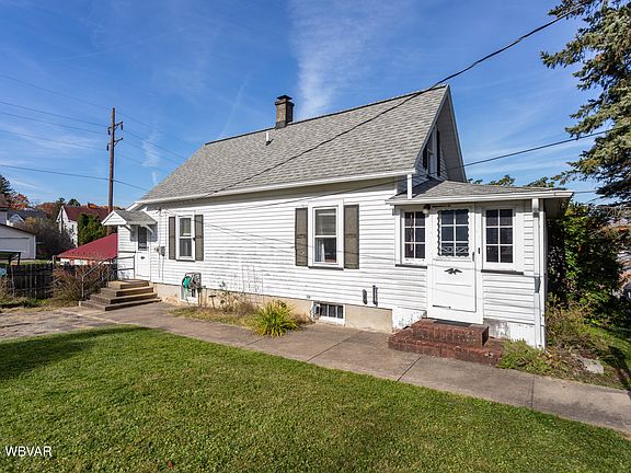 3rd image of 360 Reynolds St S