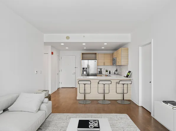 2030 Hudson Street image 144 of 284