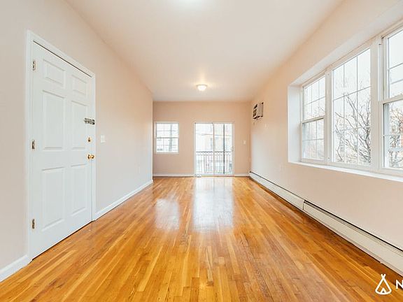 4th image of 92 Putnam Ave #1