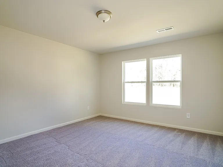 676 Savanac St SE — Photo 7