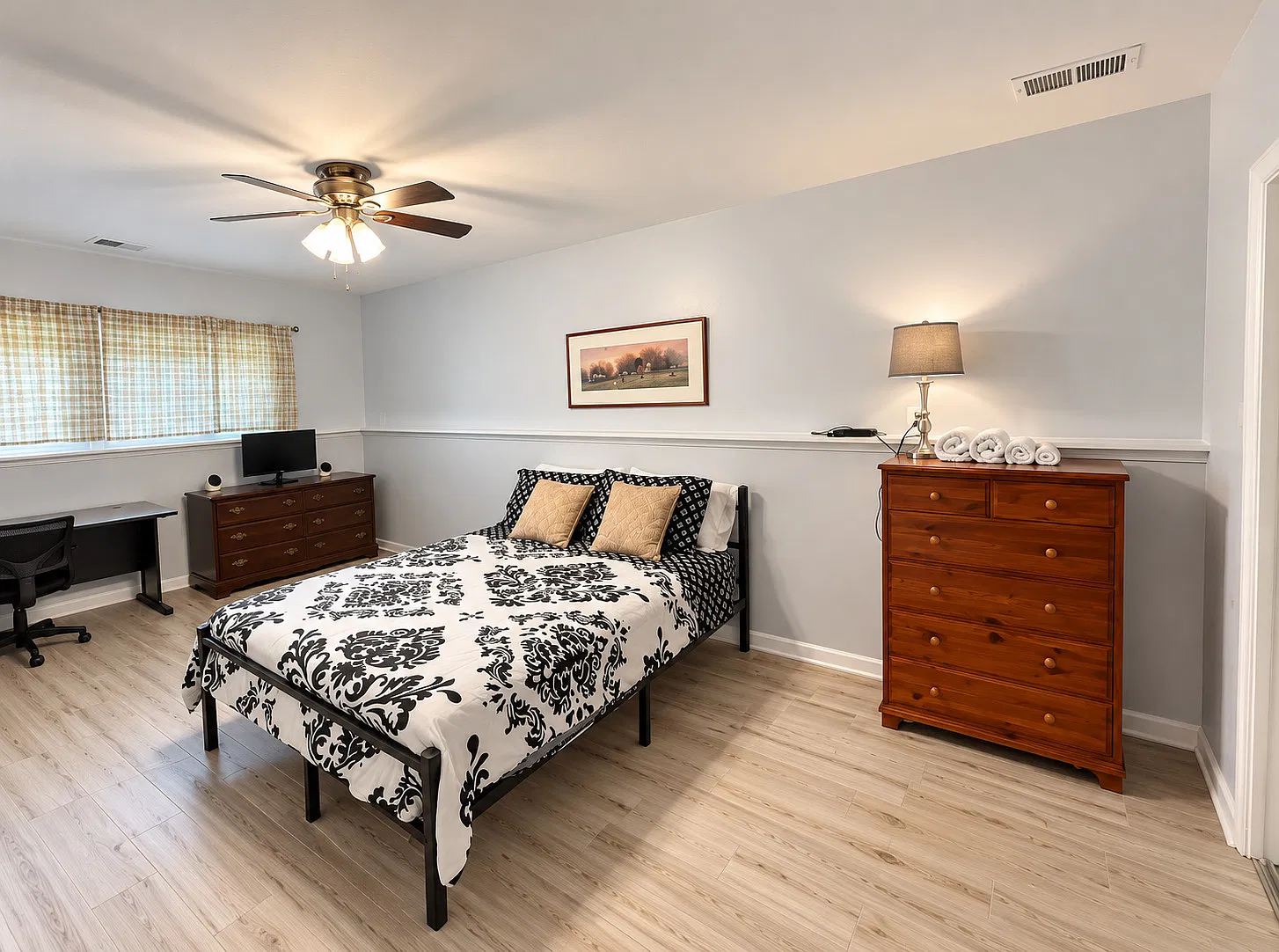 Sanibel Dr, Reston — Photo 2