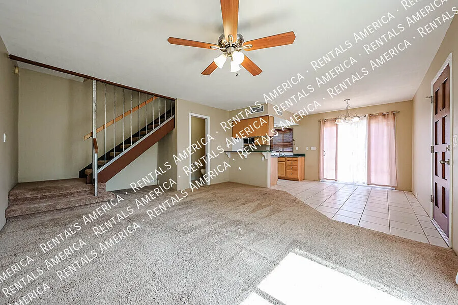 2 bed, 1.5 bath, 976 sqft, $1,590 — Photo 3