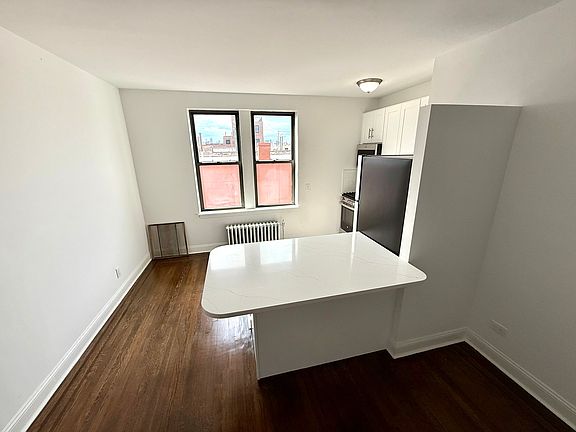 4th image of 34-15 31st Ave Unit 6I