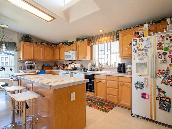 4th image of 224 Chateau La Salle Dr #224
