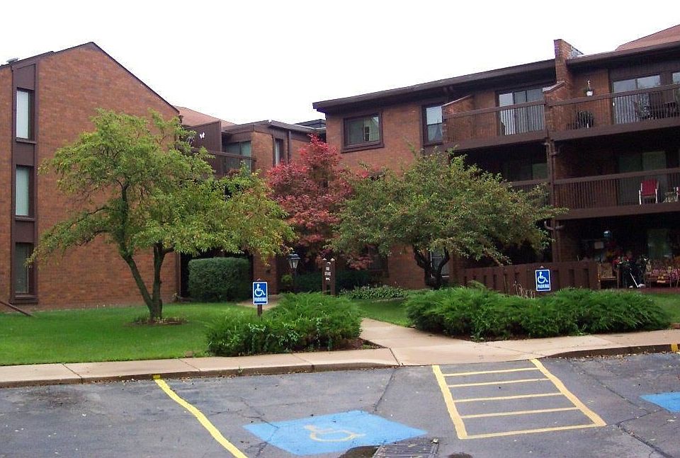 1st image of 2929 Sunnyside Dr #349