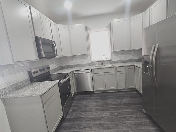 2nd image of 203 S Loudon Ave