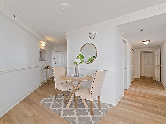 4th image of 1501 Clairmont Rd