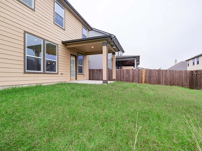 907 Solitude Dr — Photo 28