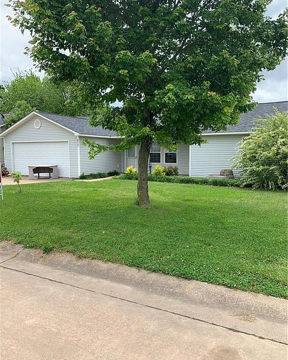 1st image of 22017 Dorothy Dr