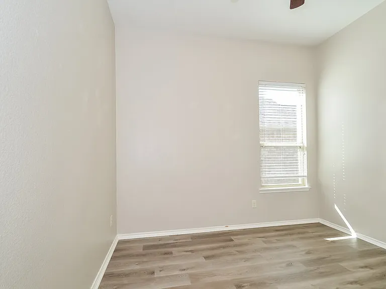 1805 Lake Pine Dr — Photo 12