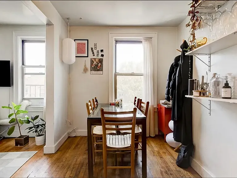 230 N 5th St #3R — Photo 5