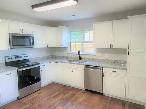 3rd image of 3207 Harrington Ct