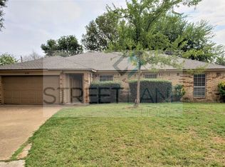 4100 Maple Springs Dr, Arlington, TX 76001