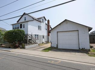 2860 Alder Rd, Bellmore, NY 11710