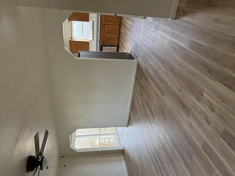 604 W Jackson St — Photo 20
