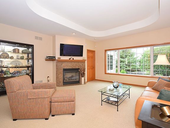 3rd image of N60W4967 Highland Crossings Cir