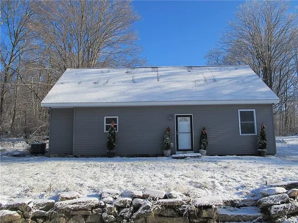 355 Eagle Peak Rd, Pascoag, RI 02859