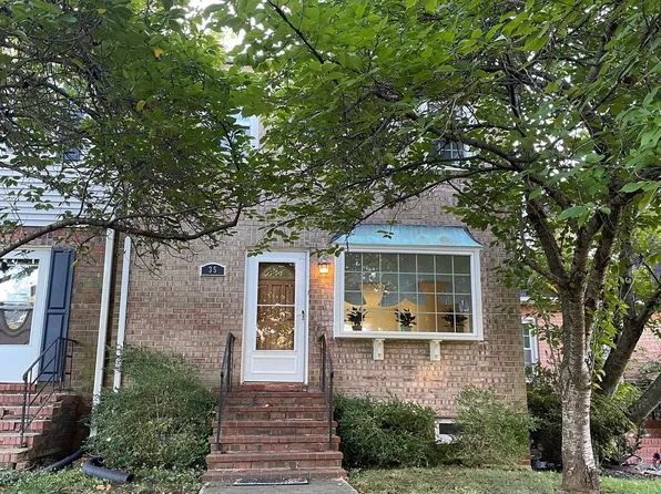 35 Watkins Park Dr #18, Upper Marlboro, MD 20774