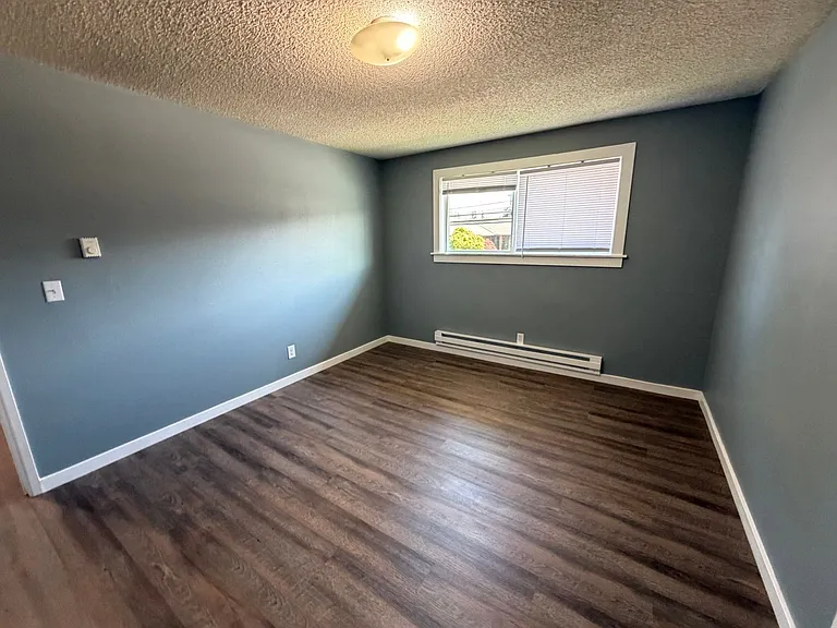 3432 Hoyt Ave #5 — Photo 3