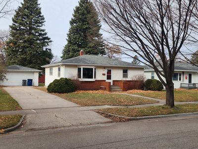 2215 7th St S, Moorhead, MN, 56560