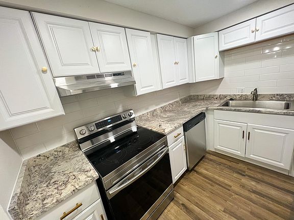 3rd image of 500 Paragon Mills Rd APT M18