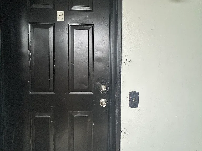 1220 NE 110th Ter #B — Photo 1