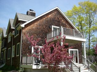 325 Edge Of Woods Rd, Southampton, NY 11968