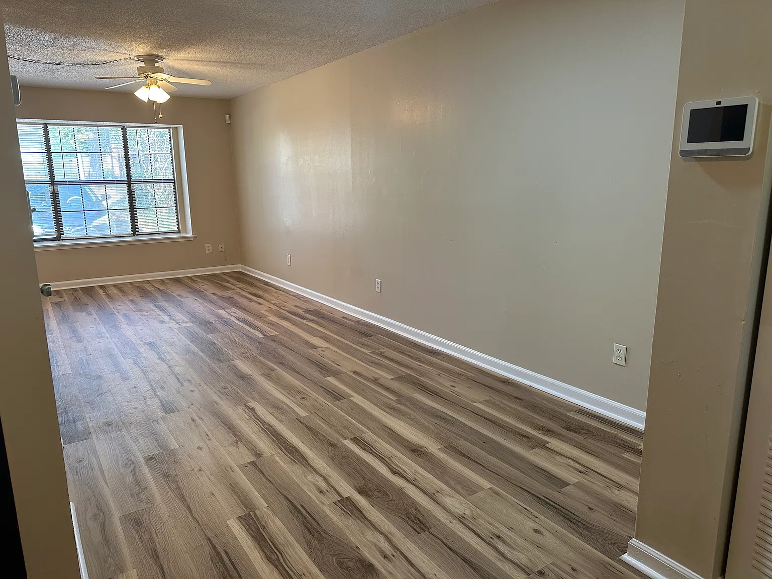 1029 Sutor Rd — Photo 3
