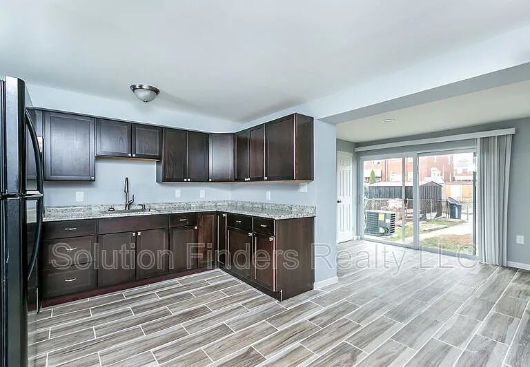2032 Kelmore Rd — Photo 4