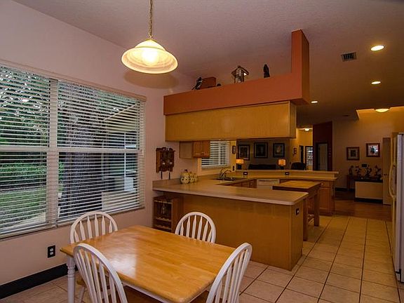 3rd image of 10131 Sedgebrook Dr