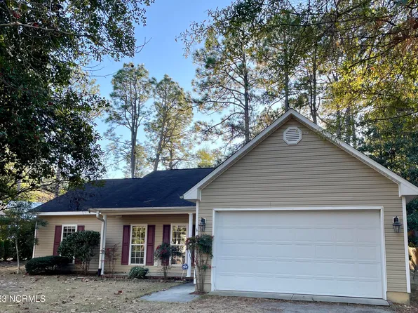 140 E Delaware Avenue, Southern Pines, NC 28387