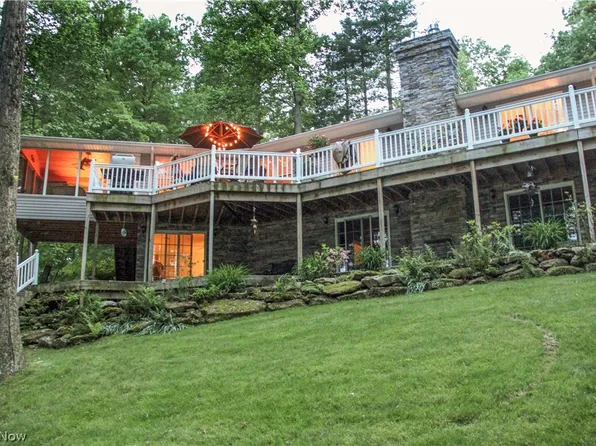 2594 W Buckhorn Dr, Millersburg, OH 44654