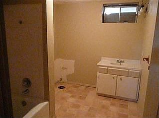 4th image of 516 Park Meadows Cir