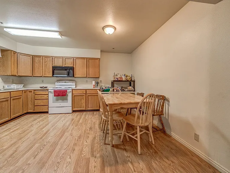 267 E 500 N #67 — Photo 2
