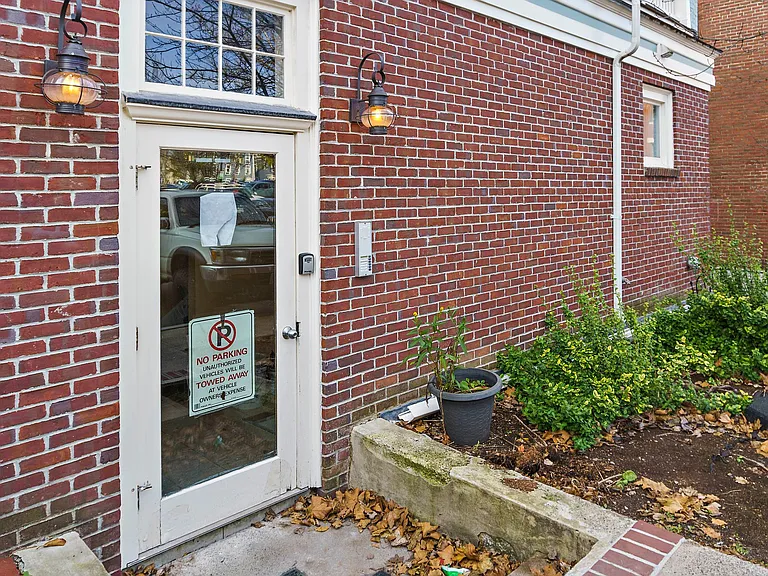 266 Essex St #6 — Photo 18