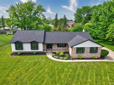 507 Charing Cross Dr, Grand Blanc, MI, 48439