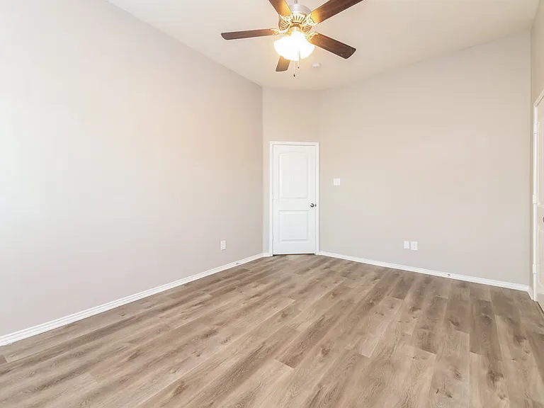 1617 Meadowlark Ln — Photo 10