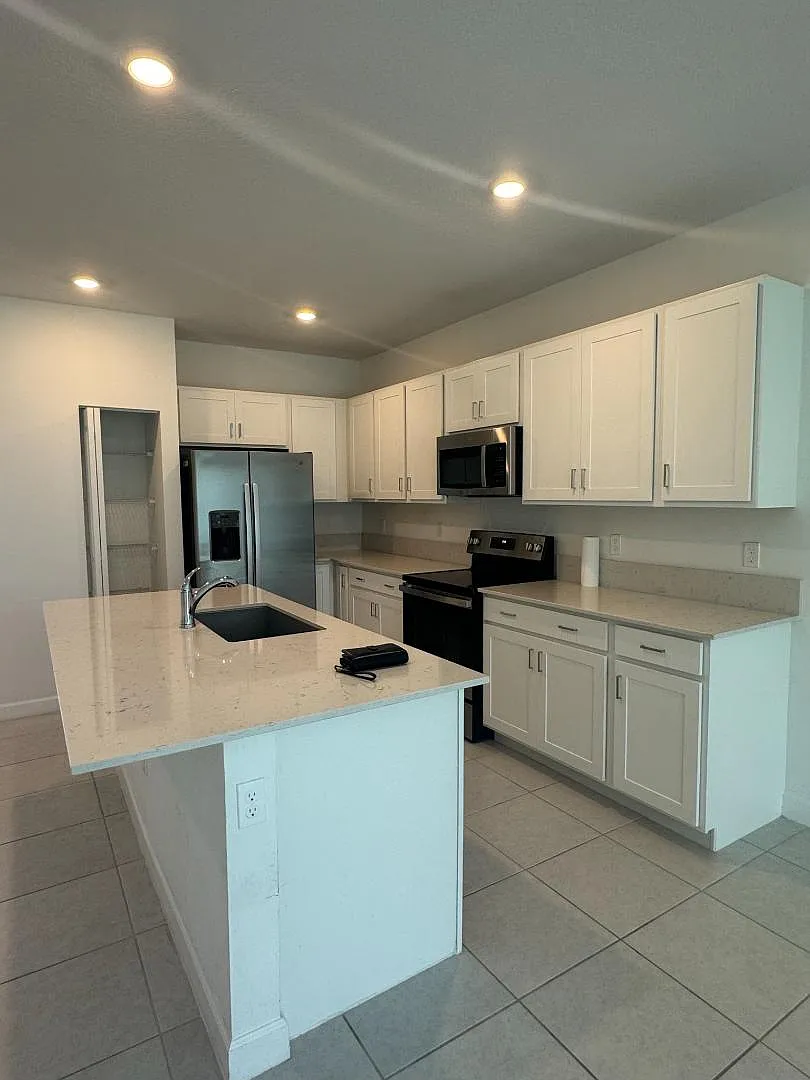 4589 Meyerson Pl - 4589 Meyerson Pl — Photo 2