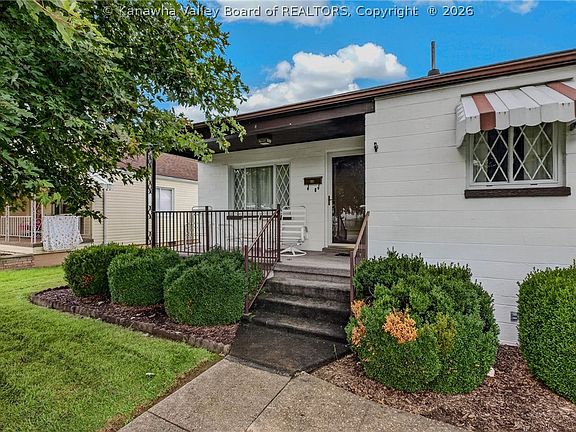 4th image of 421 24th St