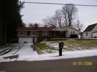 1245 Meadow Ln, Poland, OH