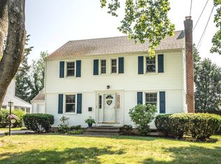 20 Knollwood Rd, West Hartford, CT 06110