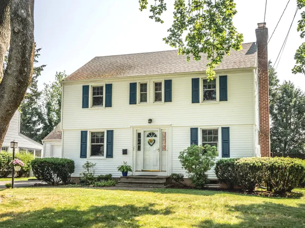 20 Knollwood Road, West Hartford, CT 06110