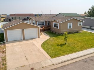 1106 Larkspur Ln, Gillette, WY 82716