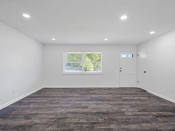 3rd image of 4626 Sable Dr