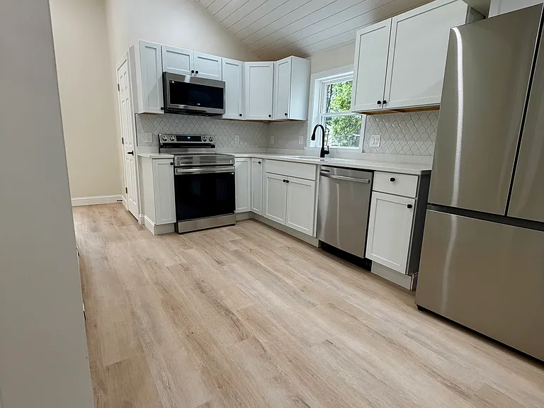164 Princeton Ave — Photo 3