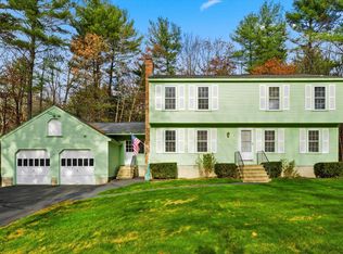 11 Park St, Windham, NH 03087